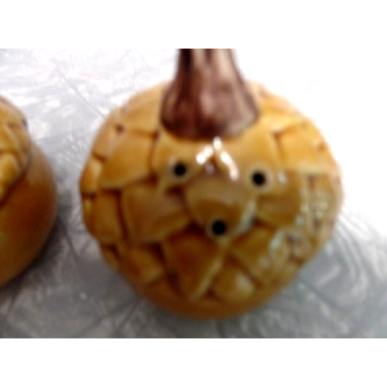 WILLIAMS SONOMA B. EIGEN DESIGN TAN ACORN PATTERN 4 PC. SALT & PEPPER SHAKER SET
