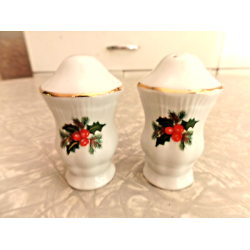 Southington by Baum Basket of Cheer Walbrzych Salt & Pepper Shakers Christmas