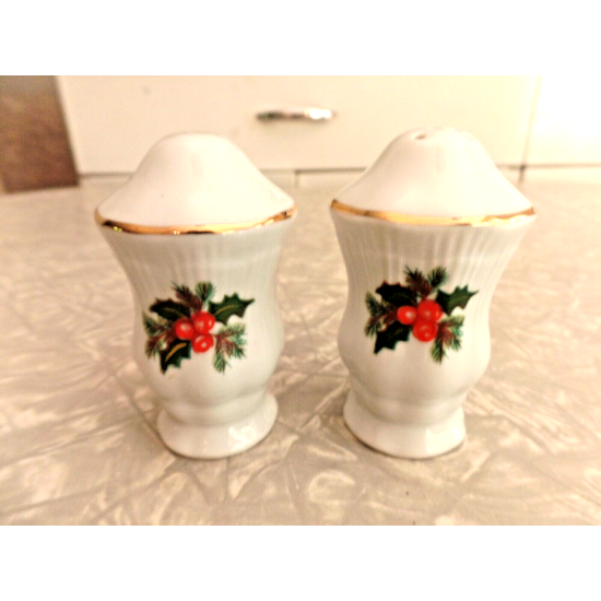 Southington by Baum Basket of Cheer Walbrzych Salt & Pepper Shakers Christmas