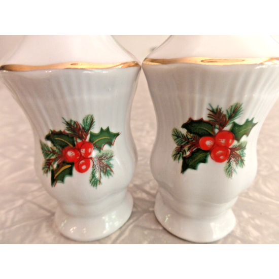 Southington by Baum Basket of Cheer Walbrzych Salt & Pepper Shakers Christmas