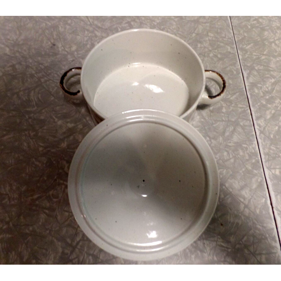 WEDGWOOD ENGLAND MIDWINTER STONEHENGE "WILD OATS"  1 1/2 QT CASSEROLE DISH & LID