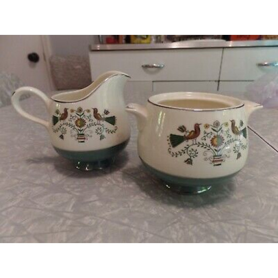 HOMER LAUGHLIN CAVALIER CREAMER & SUGAR BOWL SET A 56N 5 BIRDS of PARADISE