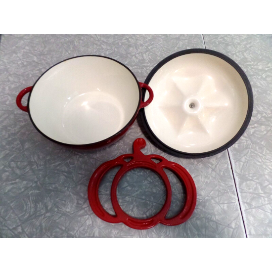 TECHNIQUE CAST IRON ENAMELWARE 2 QUART "TOMATO" SHAPED CASSEROLE DISH with LID