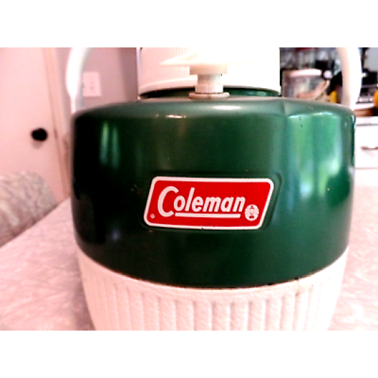 VINTAGE "1977" COLEMAN 2 GAL. GREEN AND WHITE COOLER JUG with SPIGOT & HANDLE