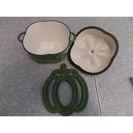 TECHNIQUE CAST IRON ENAMELWARE 1 1/2 QUART "BELL PEPPER" CASSEROLE DISH with LID