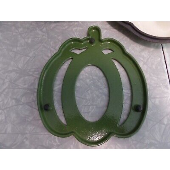 TECHNIQUE CAST IRON ENAMELWARE 1 1/2 QUART "BELL PEPPER" CASSEROLE DISH with LID