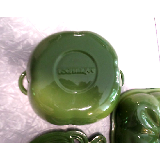 TECHNIQUE CAST IRON ENAMELWARE 1 1/2 QUART "BELL PEPPER" CASSEROLE DISH with LID
