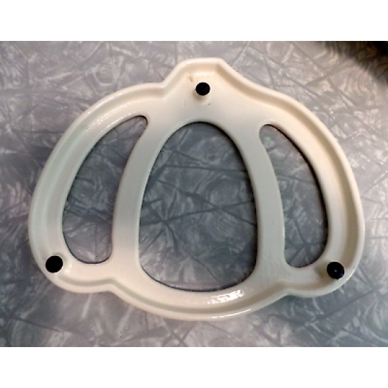 TECHNIQUE CAST IRON ENAMELWARE 2.5 QUART "GARLIC" SHAPED CASSEROLE DISH with LID