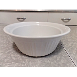 CORNINGWARE STONEWARE FRENCH WHITE 2 QT. ROUND CASSEROLE DISH