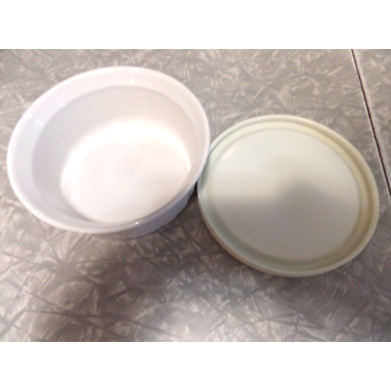 2 PC. CORNING F-16-B FRENCH WHITE 16 OZ. ROUND CASSEROLE DISH W/STORAGE LID