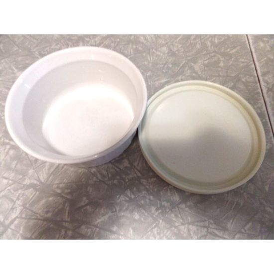 2 PC. CORNING F-16-B FRENCH WHITE 16 OZ. ROUND CASSEROLE DISH W/STORAGE LID