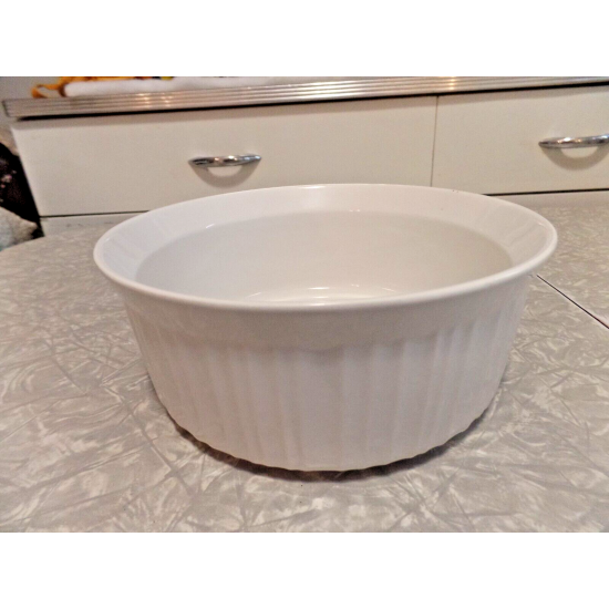 CORNINGWARE STONEWARE FRENCH WHITE 2.5 QT. ROUND CASSEROLE DISH
