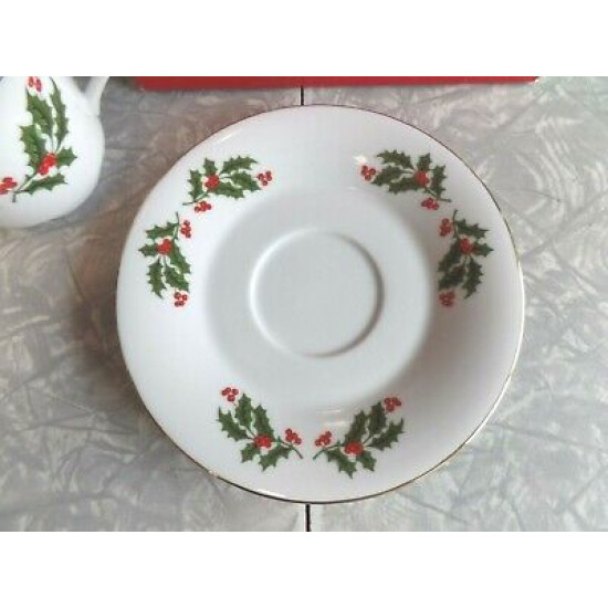 BEAUTIFUL KASHIMA "CHRISTMAS HOLLY" 8 PC. PORCELAIN CUP & SAUCER SET GOLD ACCENT