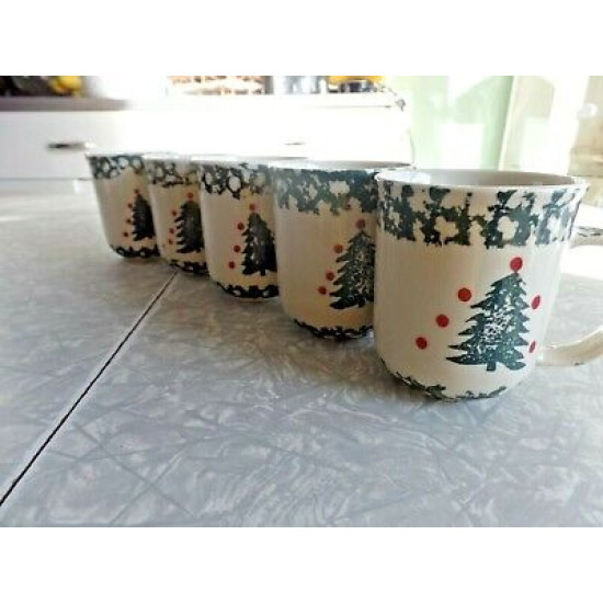 TIEN SHAN "WINTER WONDERLAND" CHRISTMAS TREE PATTERN 5 PC. GREEN SPONGE MUG SET