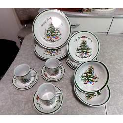 TMAS TREE STONEWARE 18 PC. DINNERWARE SET
