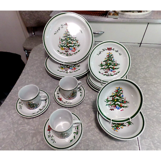 TMAS TREE STONEWARE 18 PC. DINNERWARE SET