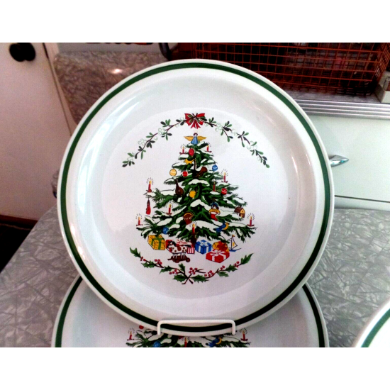 TMAS TREE STONEWARE 18 PC. DINNERWARE SET