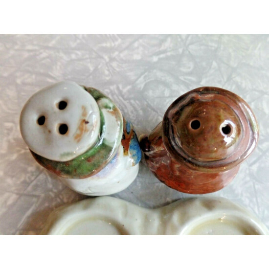 ST. NICHOLAS SQUARE SNOWMAN DESIGN "FOREST FRIENDS" SALT & PEPPER SHAKER SET