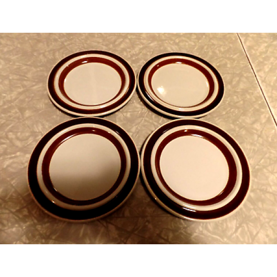 ARABIA FINLAND 4 PC. BROWN ANEMONE BREAD/DESSERT PLATE SET