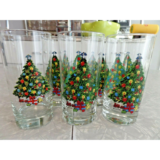 6 PC. CLEAR GLASS DRINKWARE SET in a "CHRISTMAS TREE" PATTERN 