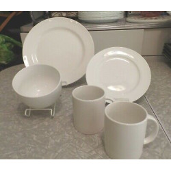 WHITE ELEMENTS by GIBSON 5 PC. PORCELAIN DINNERWARE SET