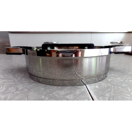 BergHOFF RON 9 3/4" x 3 "  2 QUART STAINLESS STEEL MULTI PLY COVERED CASSEROLE