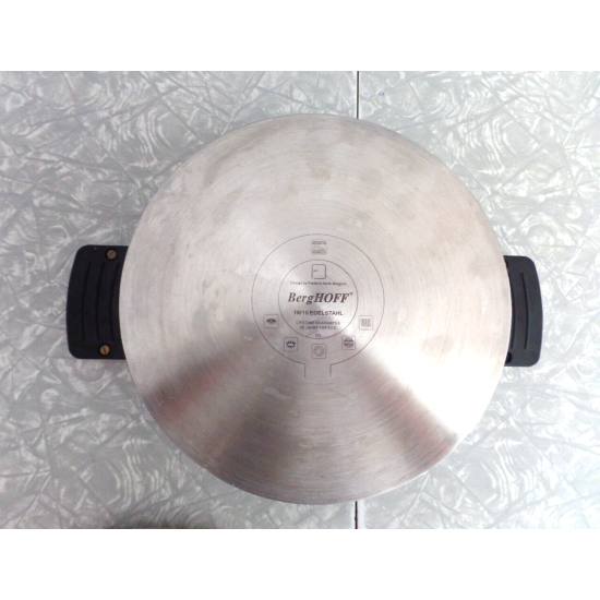BergHOFF RON 9 3/4" x 3 "  2 QUART STAINLESS STEEL MULTI PLY COVERED CASSEROLE