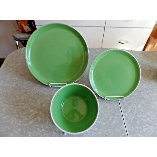 ONEIDA "COLOR BURST" 3 PC. DINNERWARE SET in the KIWI GREEN COLOR