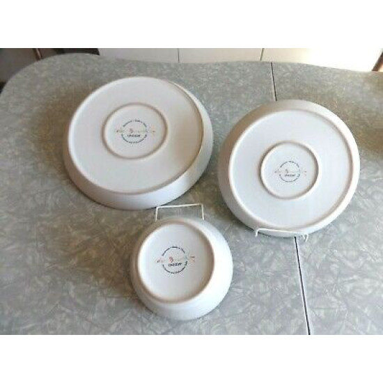 ONEIDA "COLOR BURST" 3 PC. DINNERWARE SET in the KIWI GREEN COLOR
