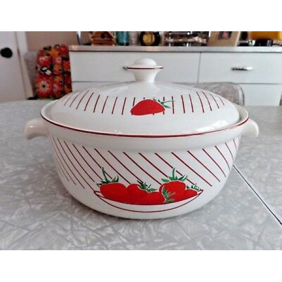 MIKASA ULTRA CERAM BAKE&SERVE UP012 "STRAWBERRIES" 2 Qt. CASSEROLE DISH W/LID