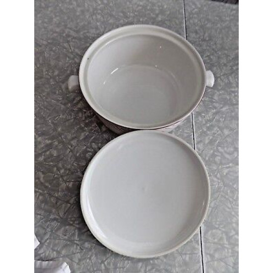 MIKASA ULTRA CERAM BAKE&SERVE UP012 "STRAWBERRIES" 2 Qt. CASSEROLE DISH W/LID